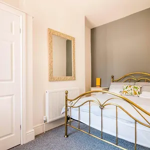 Platform Port Area 1 With Free Street Parking , Kingston upon Hull United Kingdom